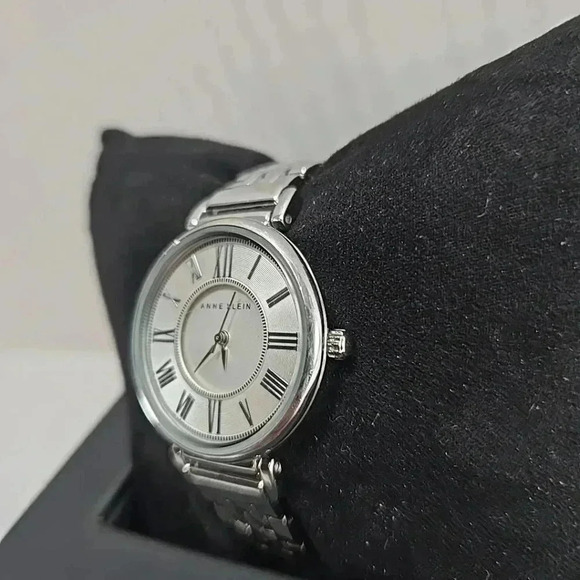 Womens Anne Klein Watch 30mm Round Dial Silver Tone Bracelet AK/2159 New Battery - Picture 2 of 9